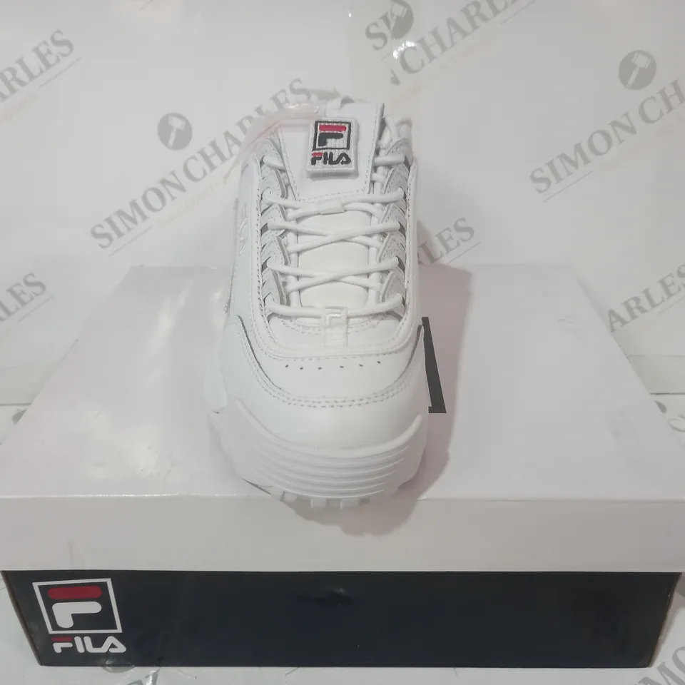 BOXED PAIR OF FILA DISRUPTOR II PATCHES SHOES IN WHITE UK SIZE 4.5