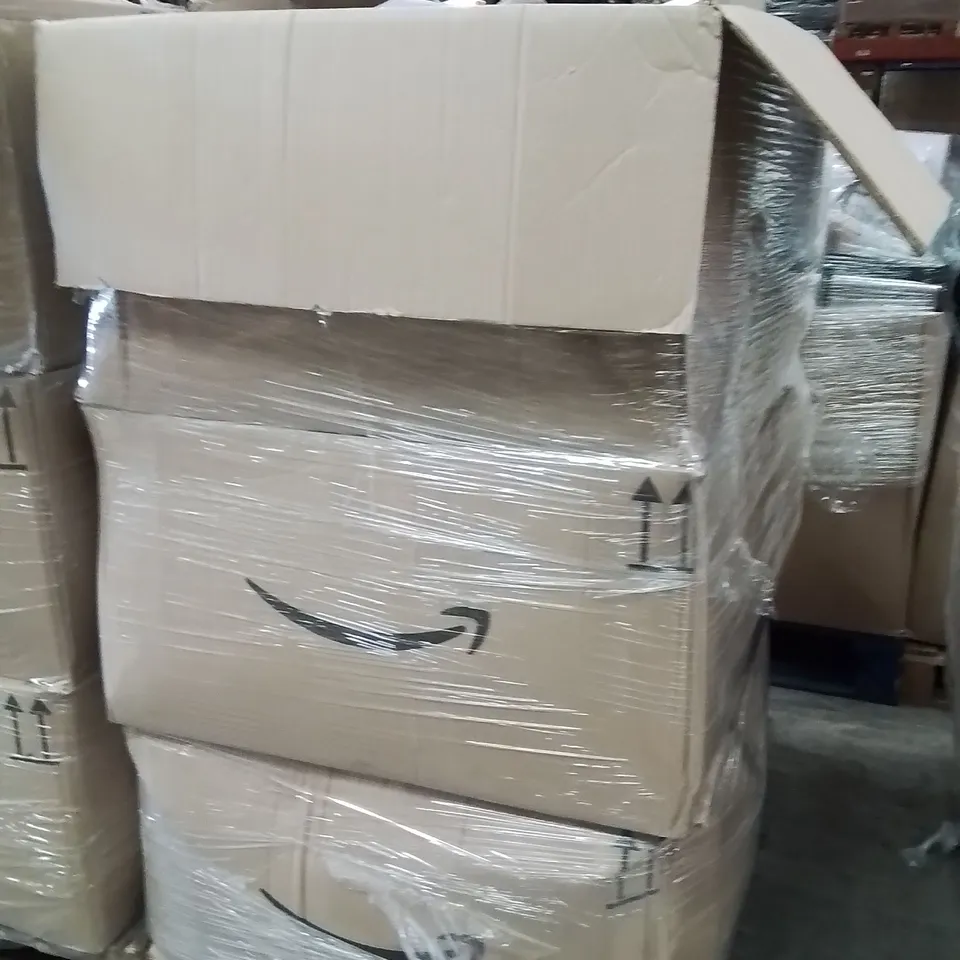 PALLET CONTAINING A LARGE QUANTITY OF PHONE CASES,SCREEN PROTECTORS 