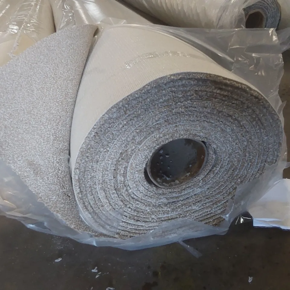 ROLL OF QUALITY EC HEARTLAND FLADBURY CARPET // APPROX SIZE: 5 X 12.35m