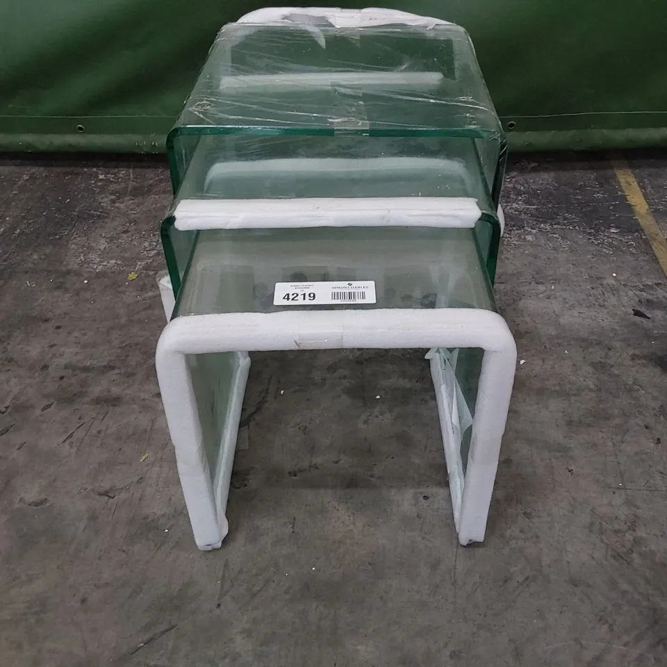 NEST OF THREE DESIGNER CLEAR GLASS OCCASIONAL TABLES