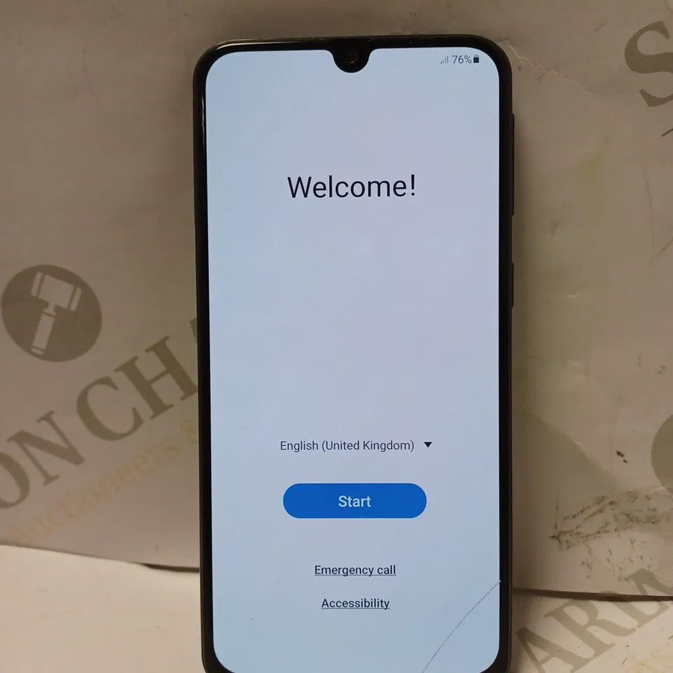 BOXED SAMSUNG GALAXY A40 SMARTPHONE 