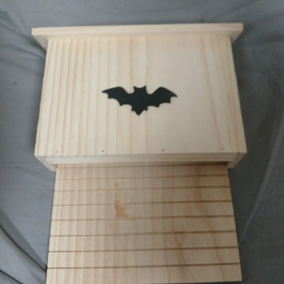 WOODEN BAT BOX 