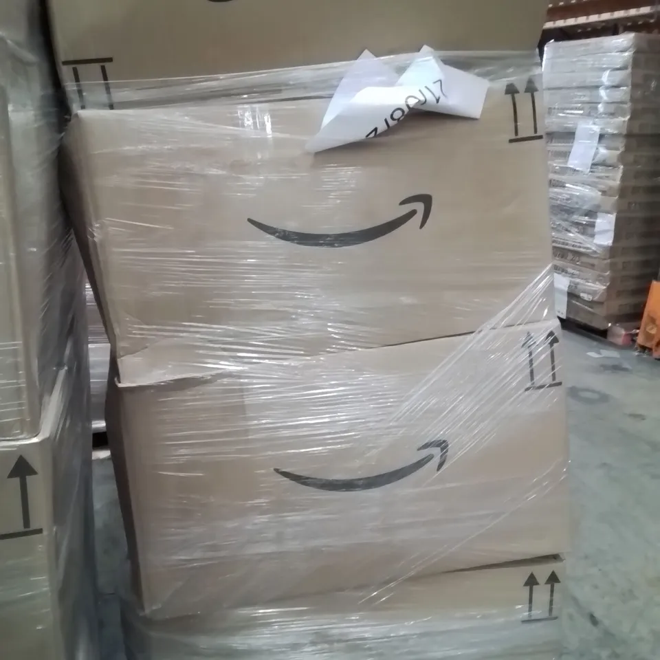PALLET CONTAINING A LARGE QUANTITY OF PHONE CASES,SCREEN PROTECTORS