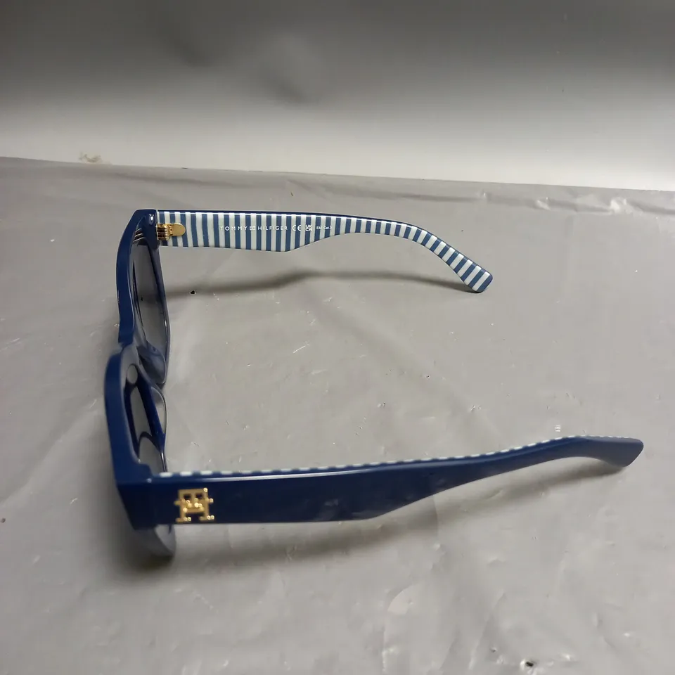 TOMMY HILFIGER SUNGLASSES BLUE