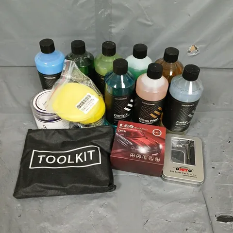 APPROXIMATELY 10 ASSORTED CAR ACCESSORIES TO INCLUDE CITRUS WASH, CA DETAILING CLAY BAR, TUBEER BURNISHING ETC - COLLECTION ONLY