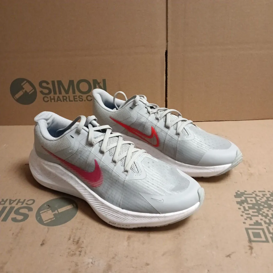 NIKE RUNNING SHOES – GREY WITH PINK SWOOSH SIZE 8