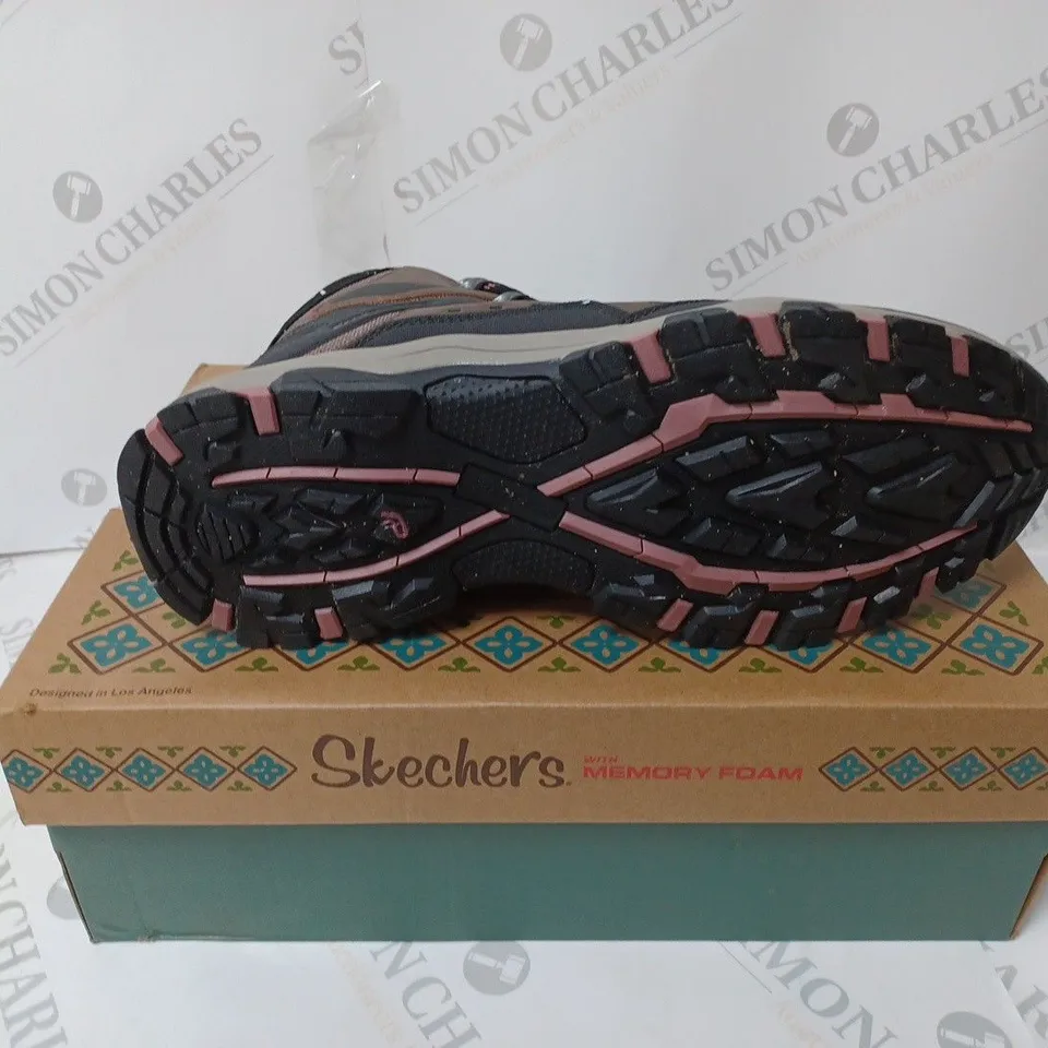 BOXED PAIR OF SKECHERS HIKING BOOTS IN CHOCOLATE - SIZE 8