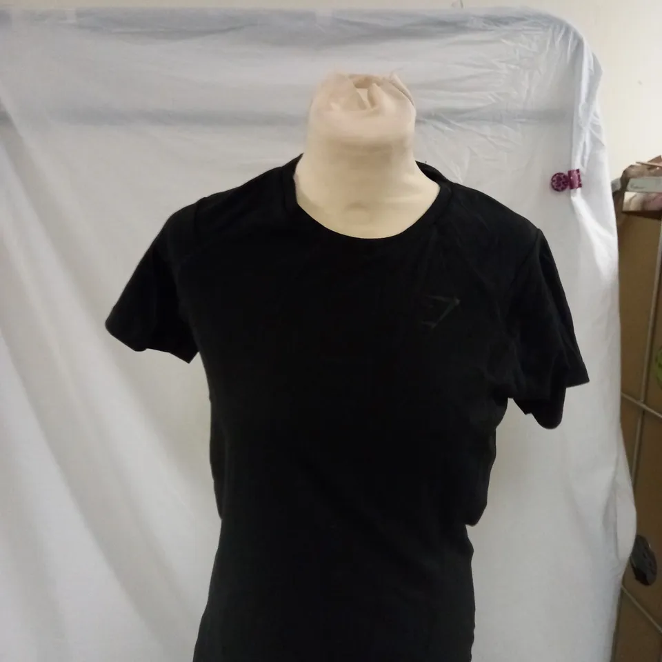BLACK GYMSHARK TOP SIZE M 