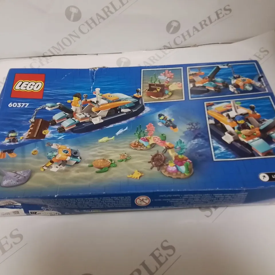 LEGO 60377 DIVING BOAT