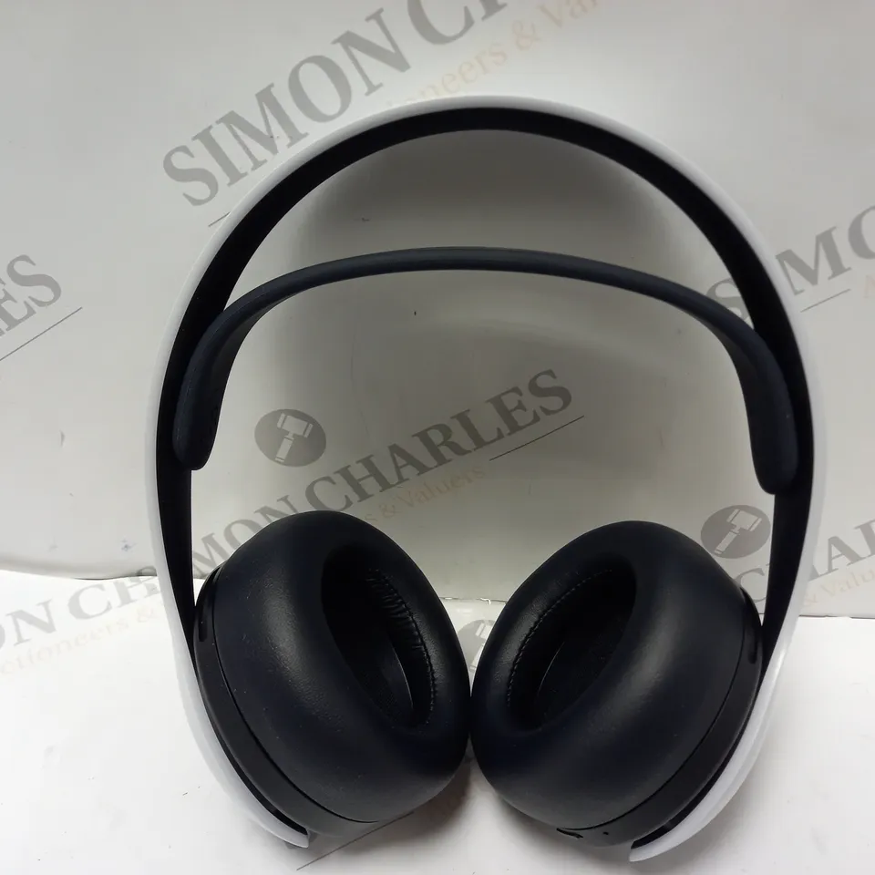 BOXED PLAYSTATION PLUSE 3D WIRELESS HEADSET 