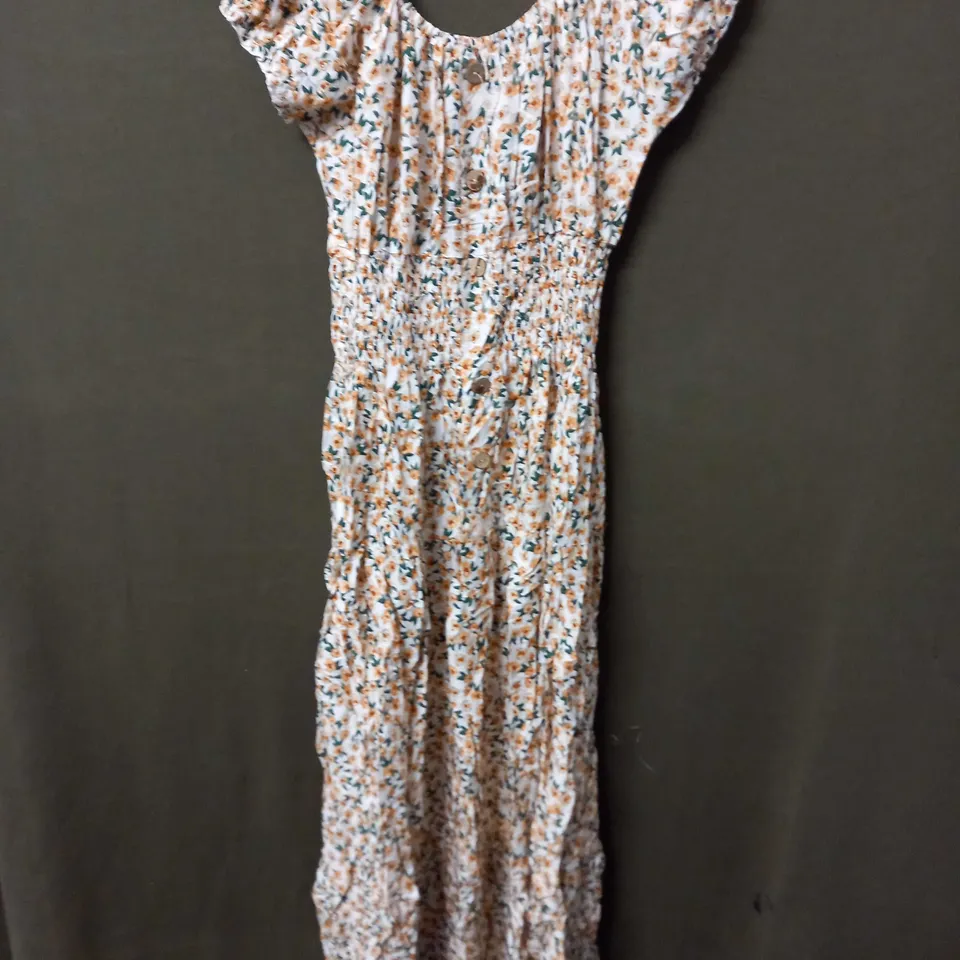 KURT MULLER WOMAN PUFFY SLEEVE MAXI DRESS IN FLORAL DESIGN IN WHITE/APRICOT - S/M