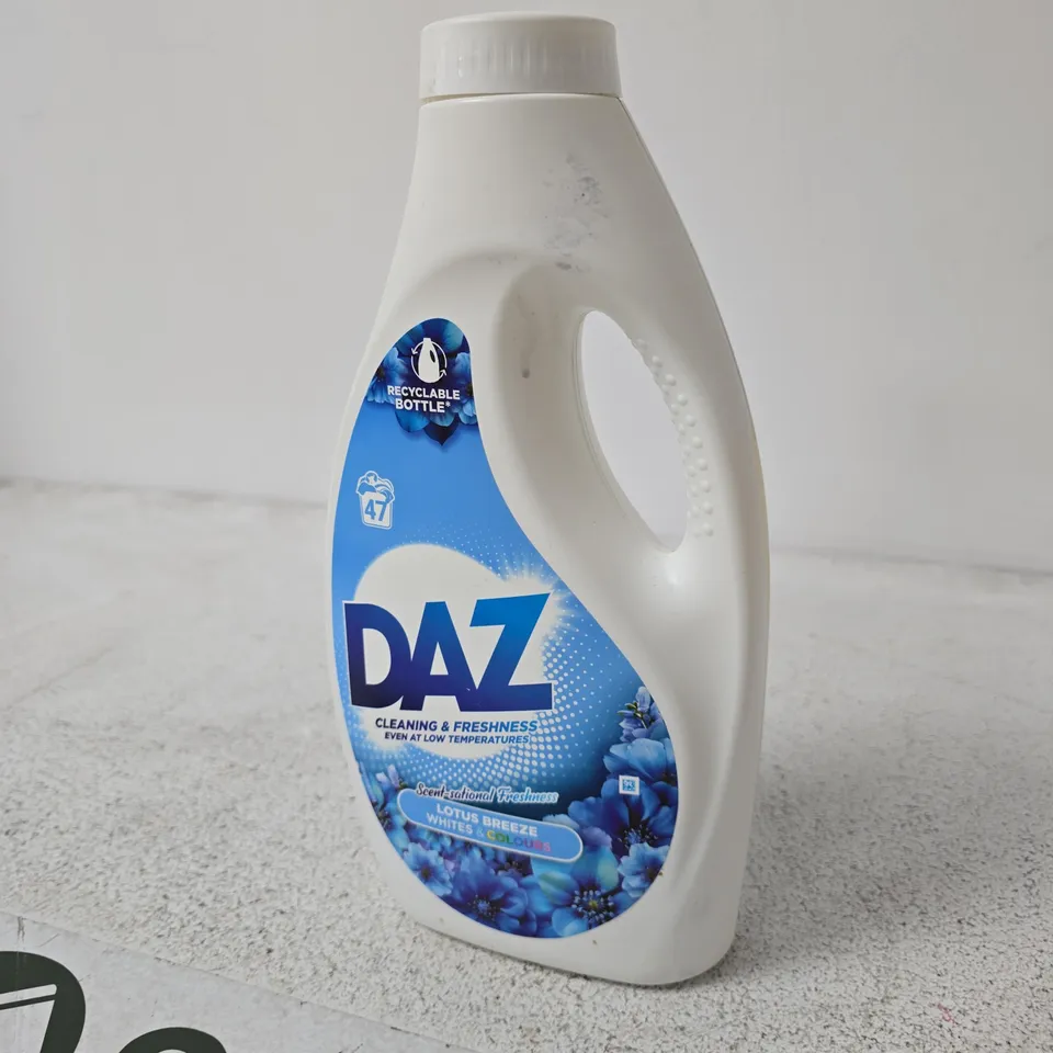 APPROXIMATELY 7 ASSORTED HOUSEHOLD LIQUIDS INCLUDING CIF CLEANBOOST AND DAZ LOTUS BREEZE 