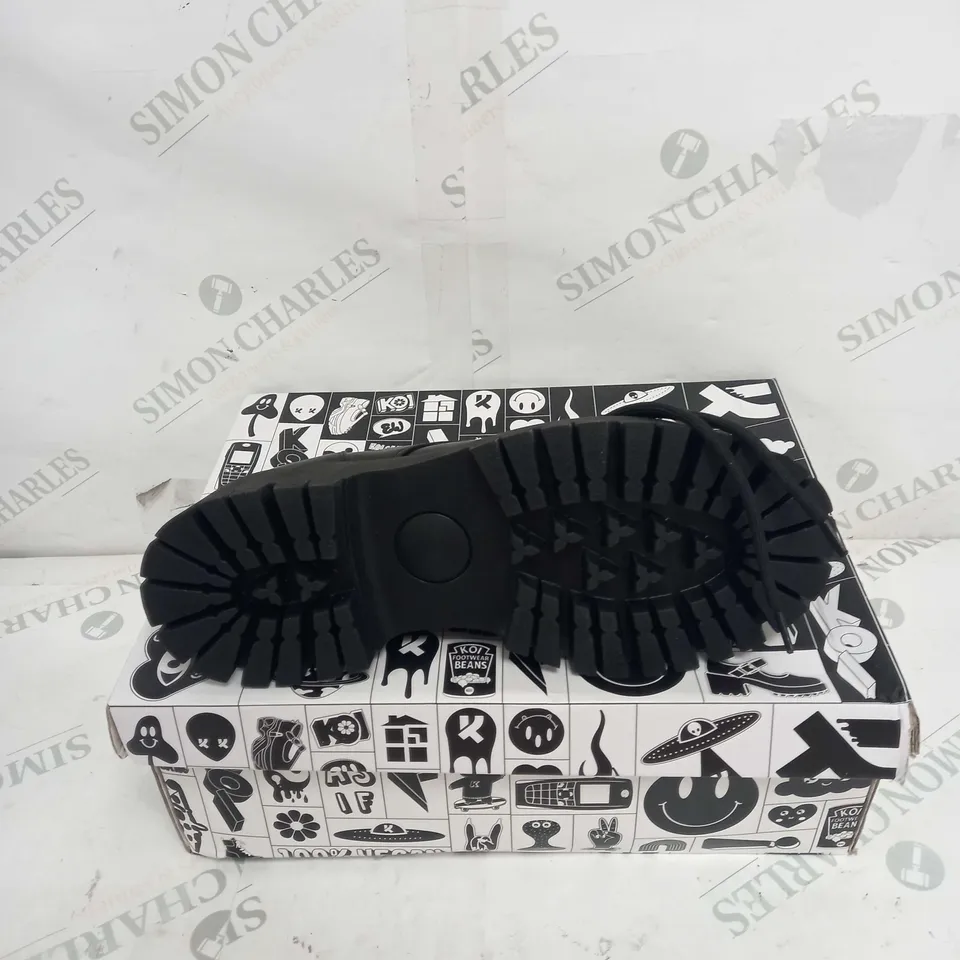 BOXED PAIR OF KOI FOOTWEAR PINEMOON LACE UP SHOES IN BLACK - SIZE 4