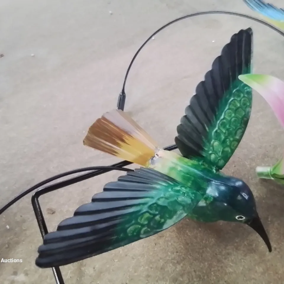 BOXED HOME2GARDEN HUMMINGBIRD WINDSPINNER