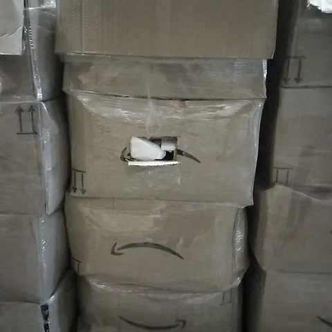 PALLET CONTAINING LARGE QUANTITIES OF PHONE CASES, PROTECTORS ETC...