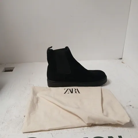 ZARA BLACK SUEDE CHELSEA BOOT – UK 9 (EU 43)