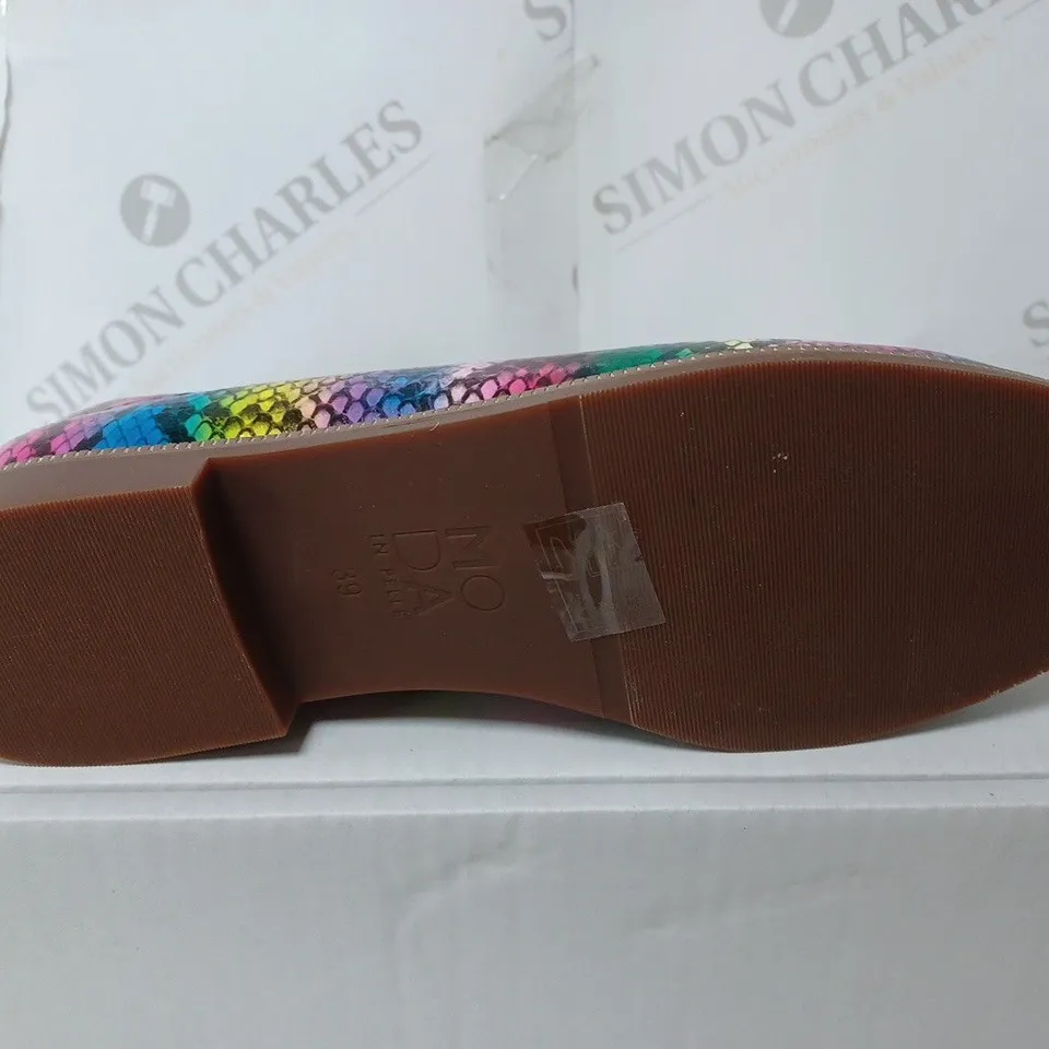 BOXED PAIR OF MODA IN PELLE ENLIE LOAFERS IN RAINBOW SIZE 6