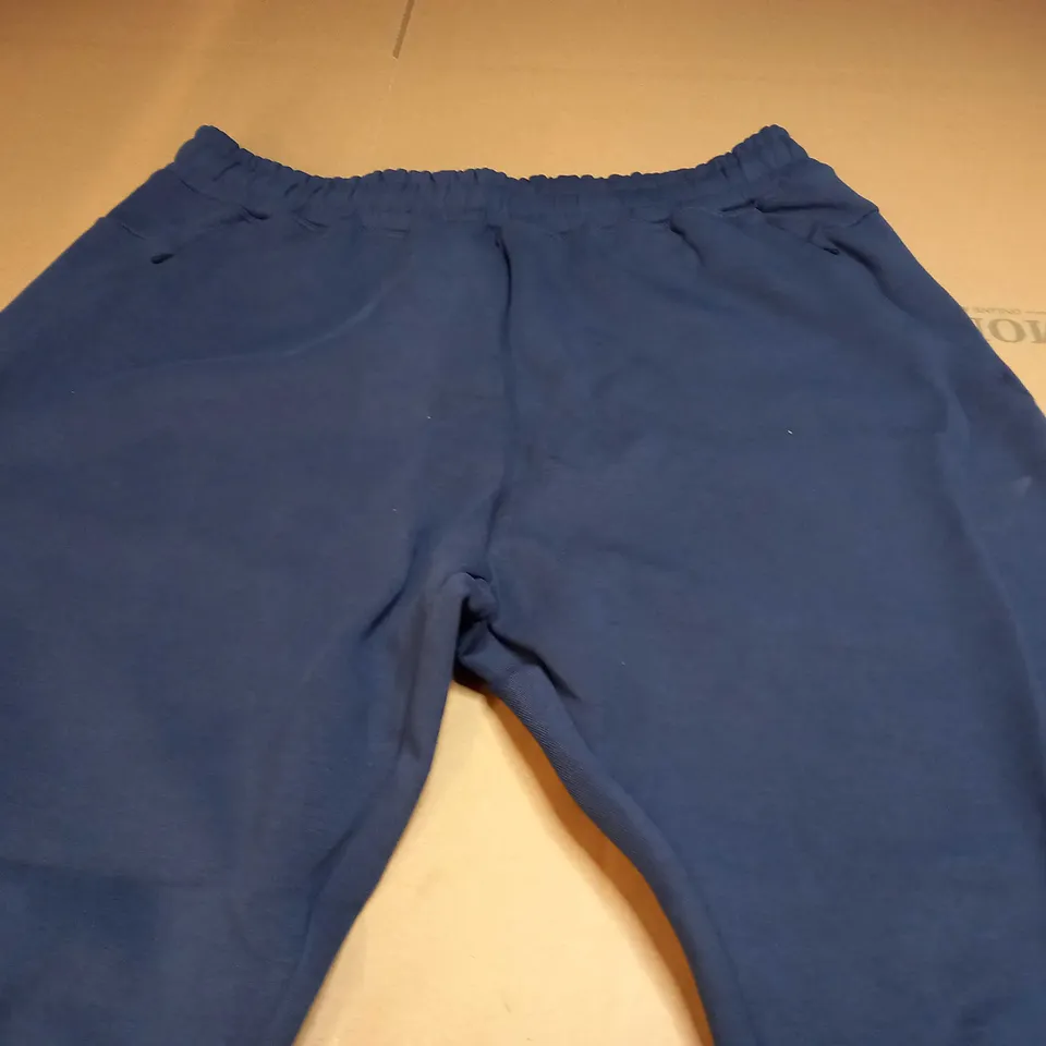 GYMSHARK JOGGERS IN NAVY - MEDIUM