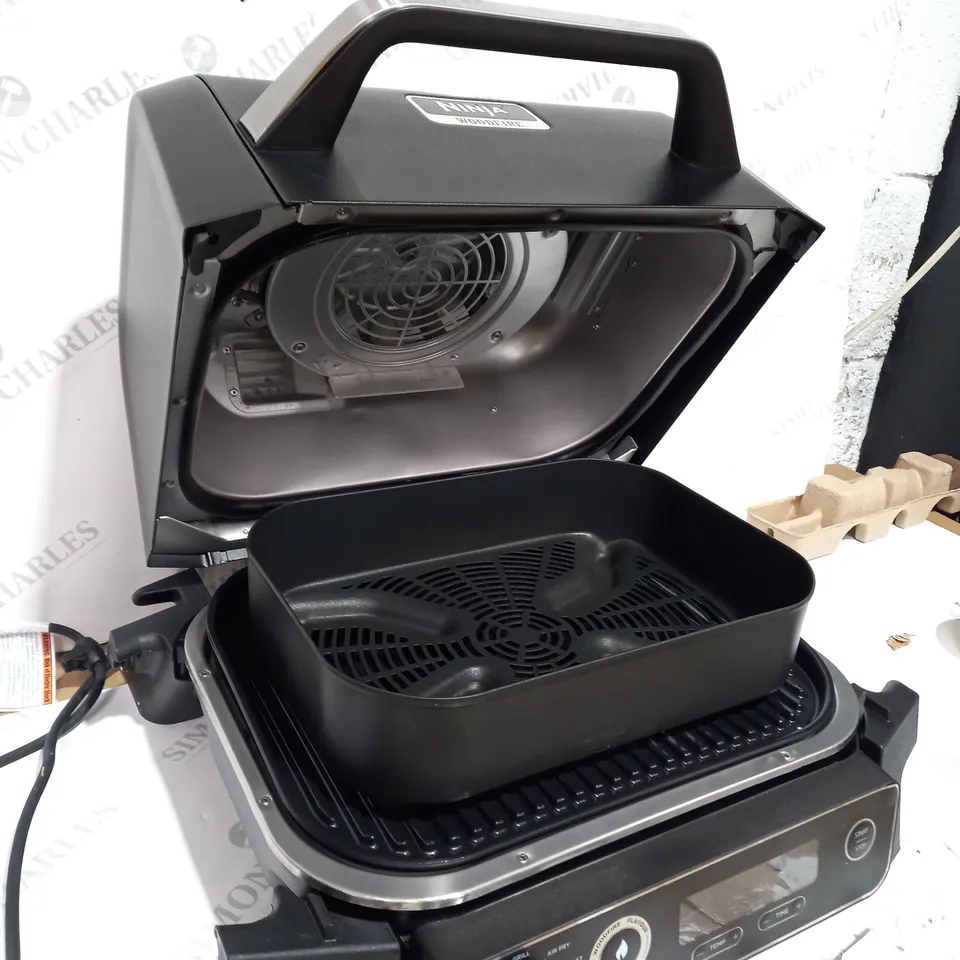 BOXED NINJA WOODFIRE SMOKER