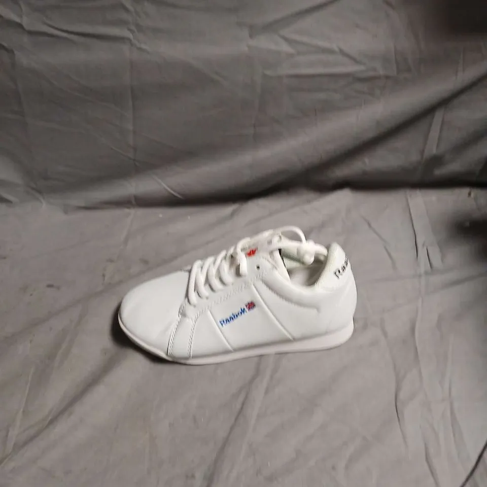 REEBOK WHITE TRAINERS – LOW-TOP - SIZE EUR 34