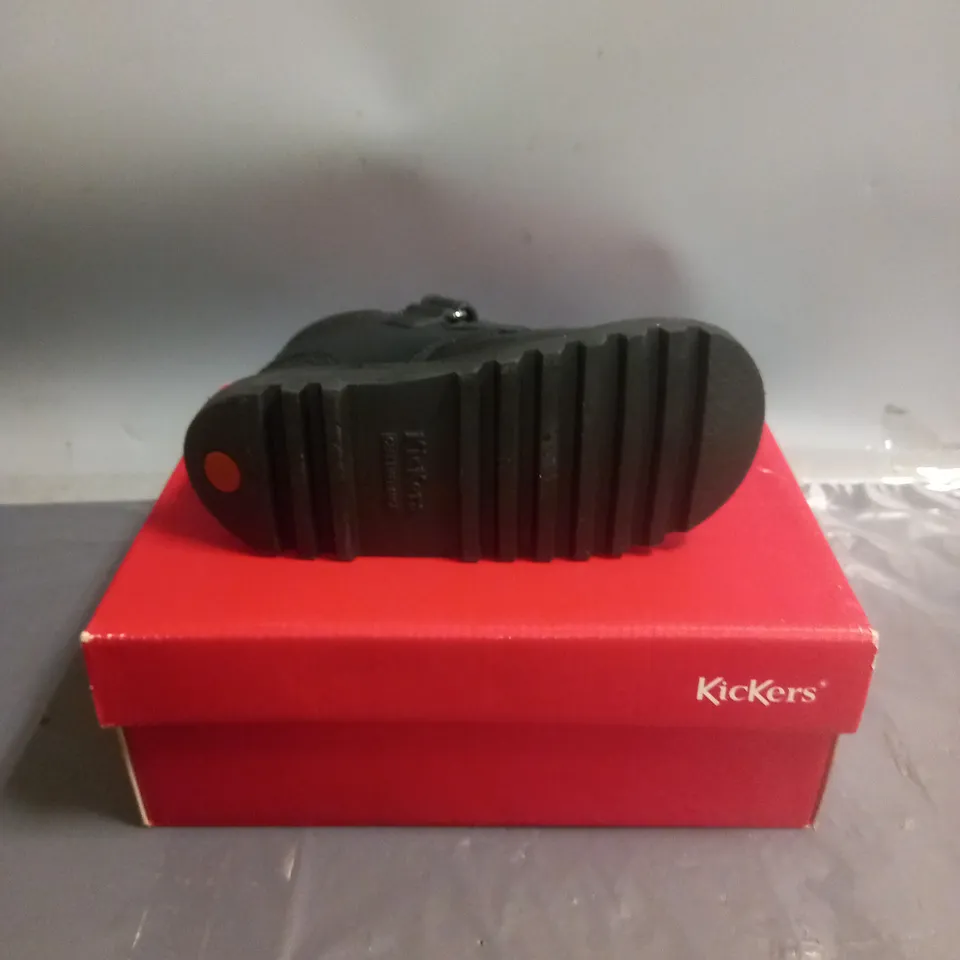 KICKERS KIDS VELCRO FASTENING SHOES BLACK SIZE 28