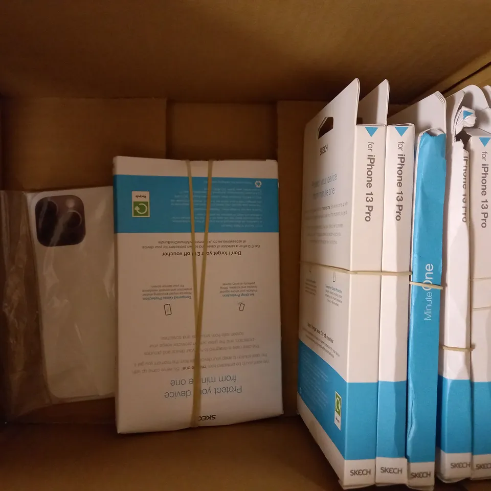 BOX OF APPROX 10 ASSORTED MINUTE ONE MOBILE PHONE CASES FOR VARIOUS PHONES