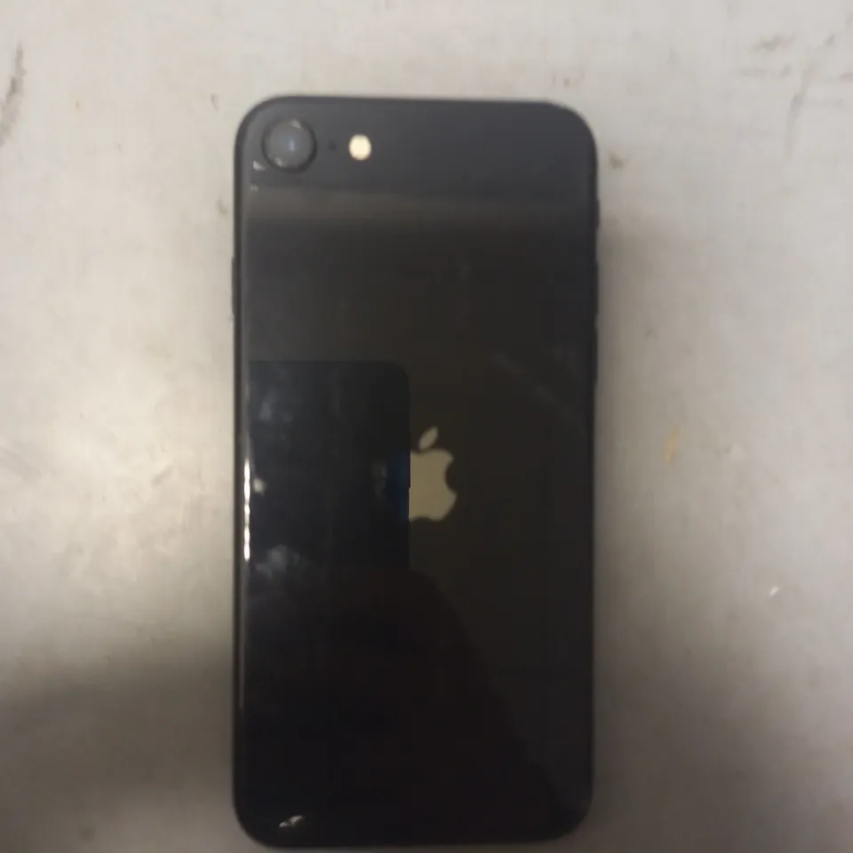 APPLE IPHONE SE SMARTPHONE 