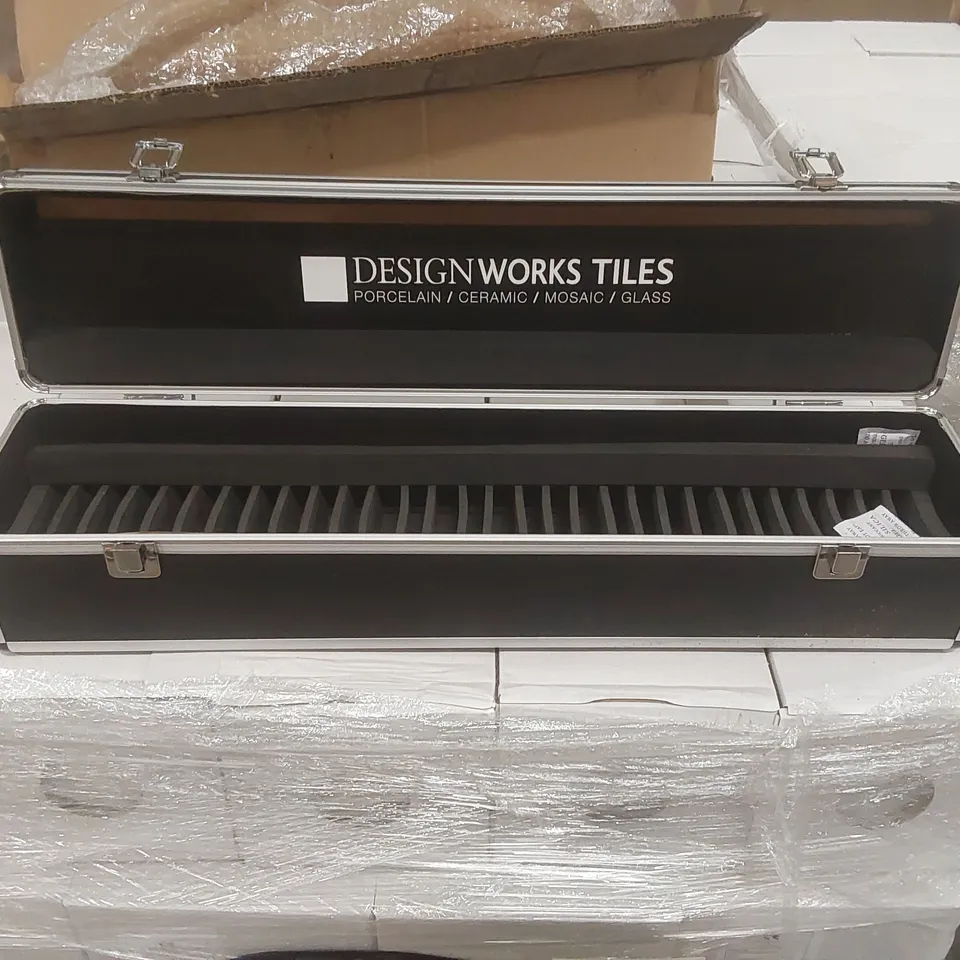 PALLET CONTAINING APPROXIMATELY 125x TILE CARRY CASES