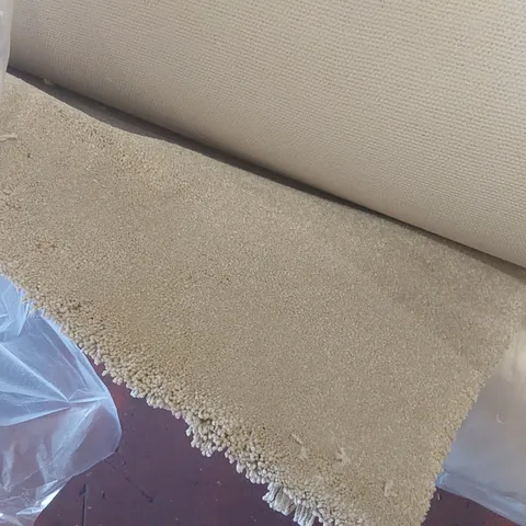 ROLL OF QUALITY ULTIMATE IMPRESSIONS PRECIOUS CARPET - APPROXIMATELY 5.4 x 4m