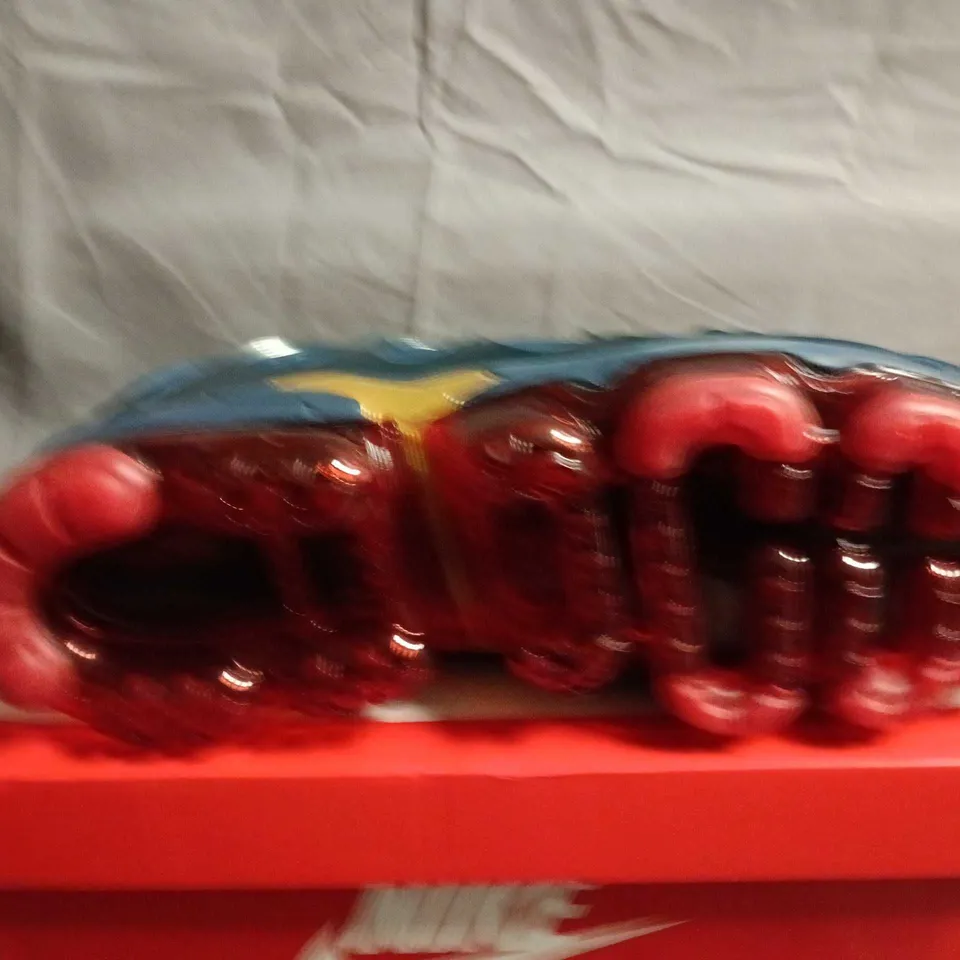 BOXED PAIR OF NIKE AIR VAPORMAX PLUS SNEAKERS – UK SIZE 11.5