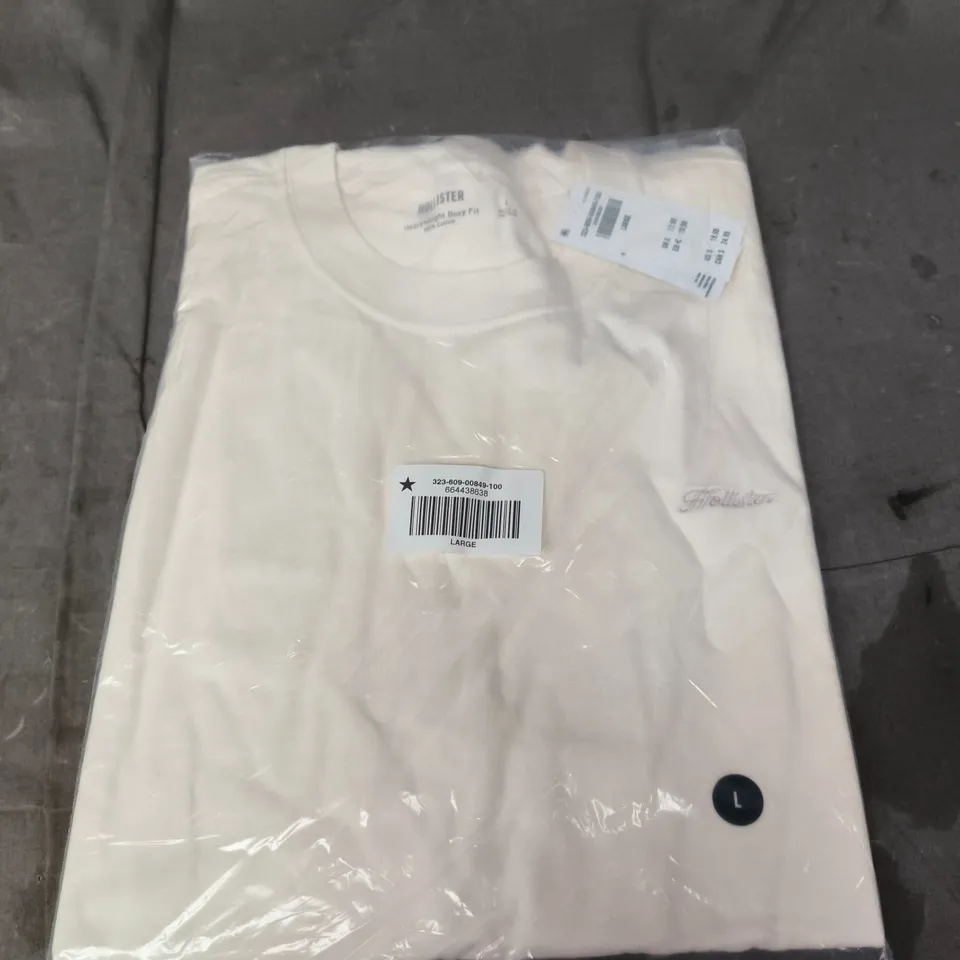 BAGGED HOLLISTER LOGO TEE - SIZE L