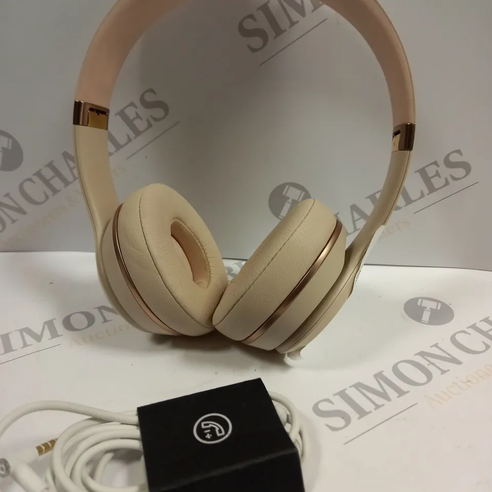 BEATS SOLO 3 ON-EAR WIRELESS HEADPHONES IN SATIN GOLD 