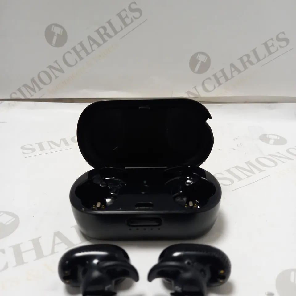 BOSE QUIETCOMFORT EARBUDS NOISE CANCELLING HEADPHONES