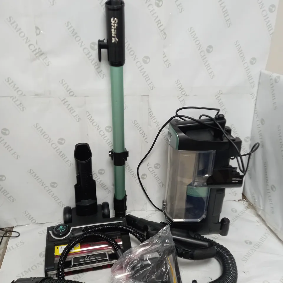 BOXED SHARK STRATOS UPRIGHT VACUUM CLEANER NZ860UK