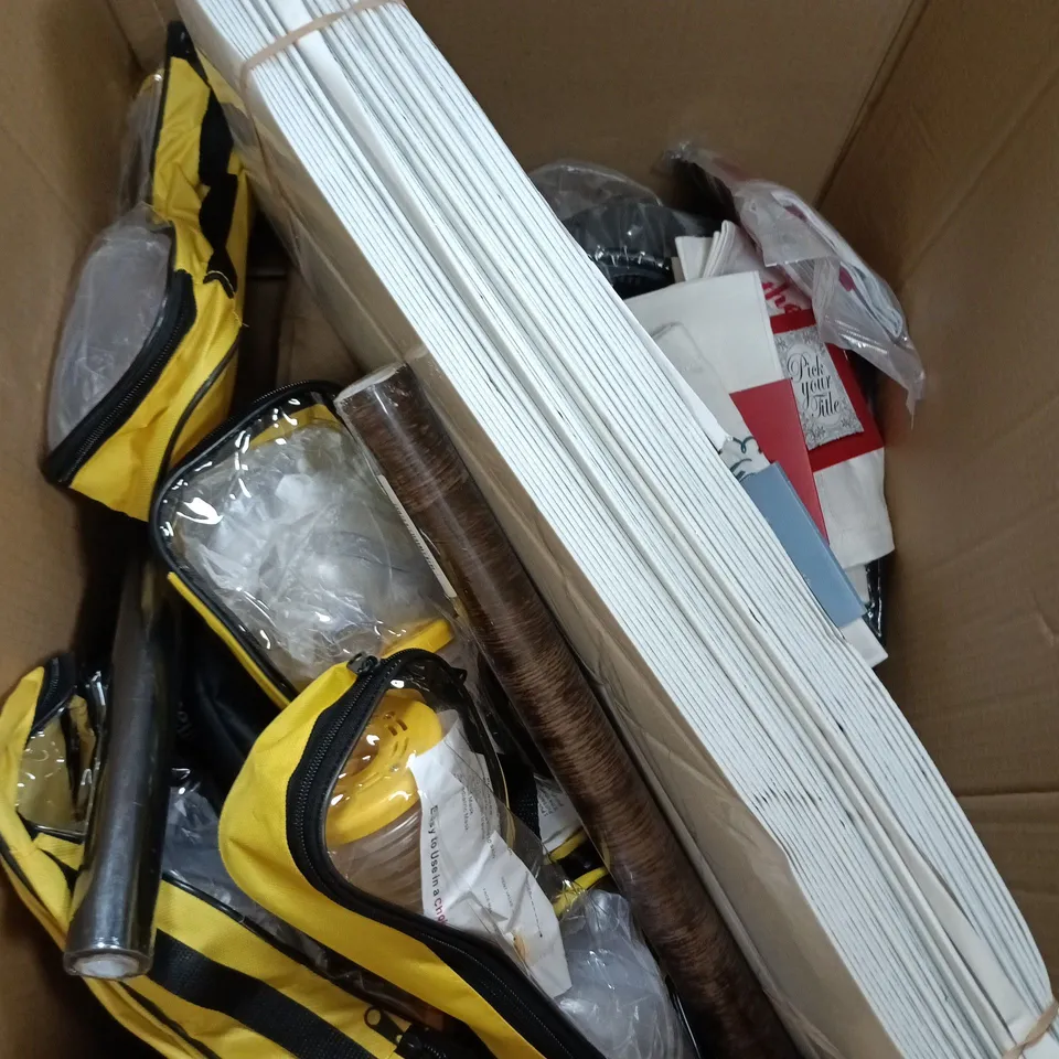 APPROXIMATELY 15 ASSORTED HOUSEHOLD PRODUCTS TO INCLUDE A 12" CHAINSAW BLADE, DRINKING BOTTLES AND TEA TOWELS