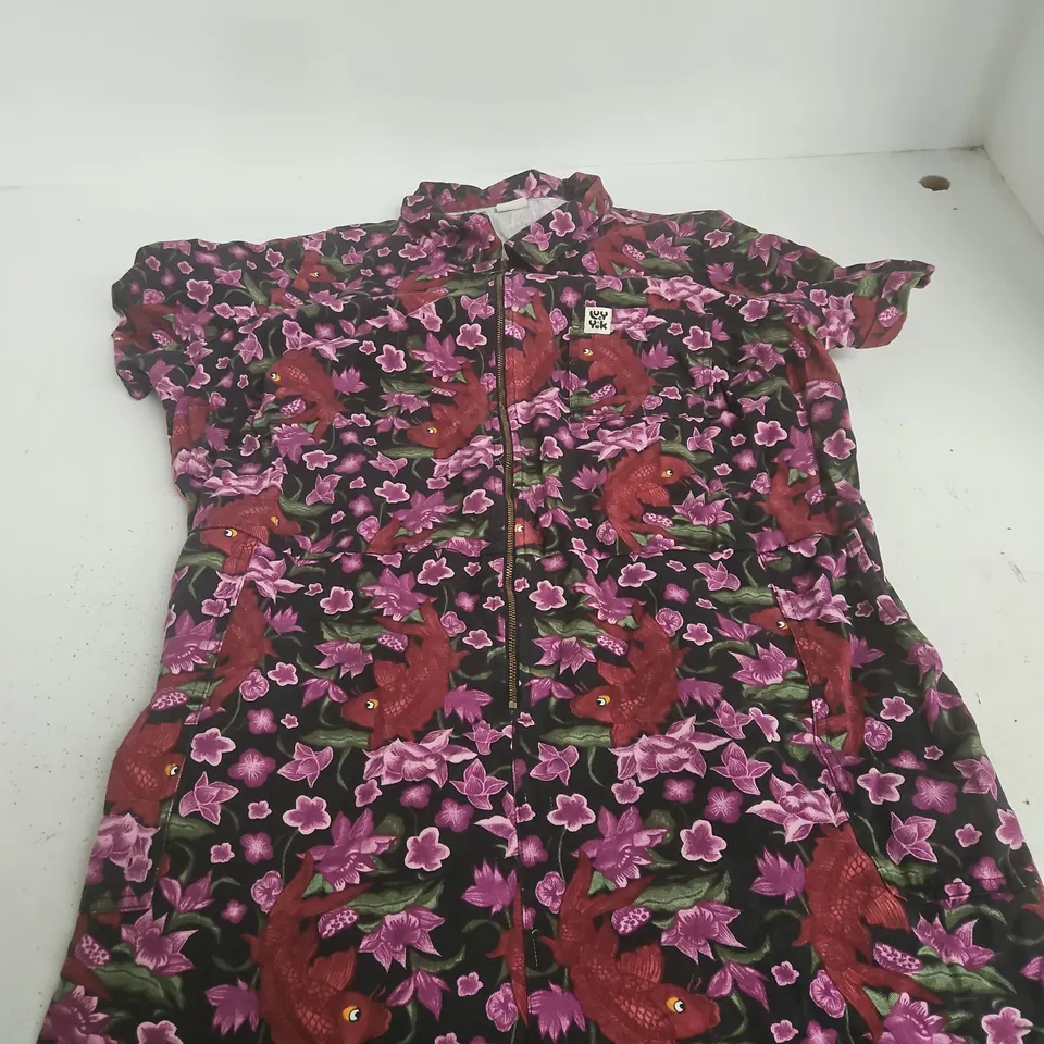 LUCY & YAK FLORAL PRINT SHORT-SLEEVE DRESS WITH FRONT ZIP – PURPLE & PINK SIZE 26