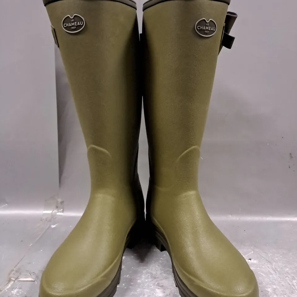 BOXED PAIR OF LE CHAMEAU WELLINGTON BOOTS IN OLIVE EU SIZE 43