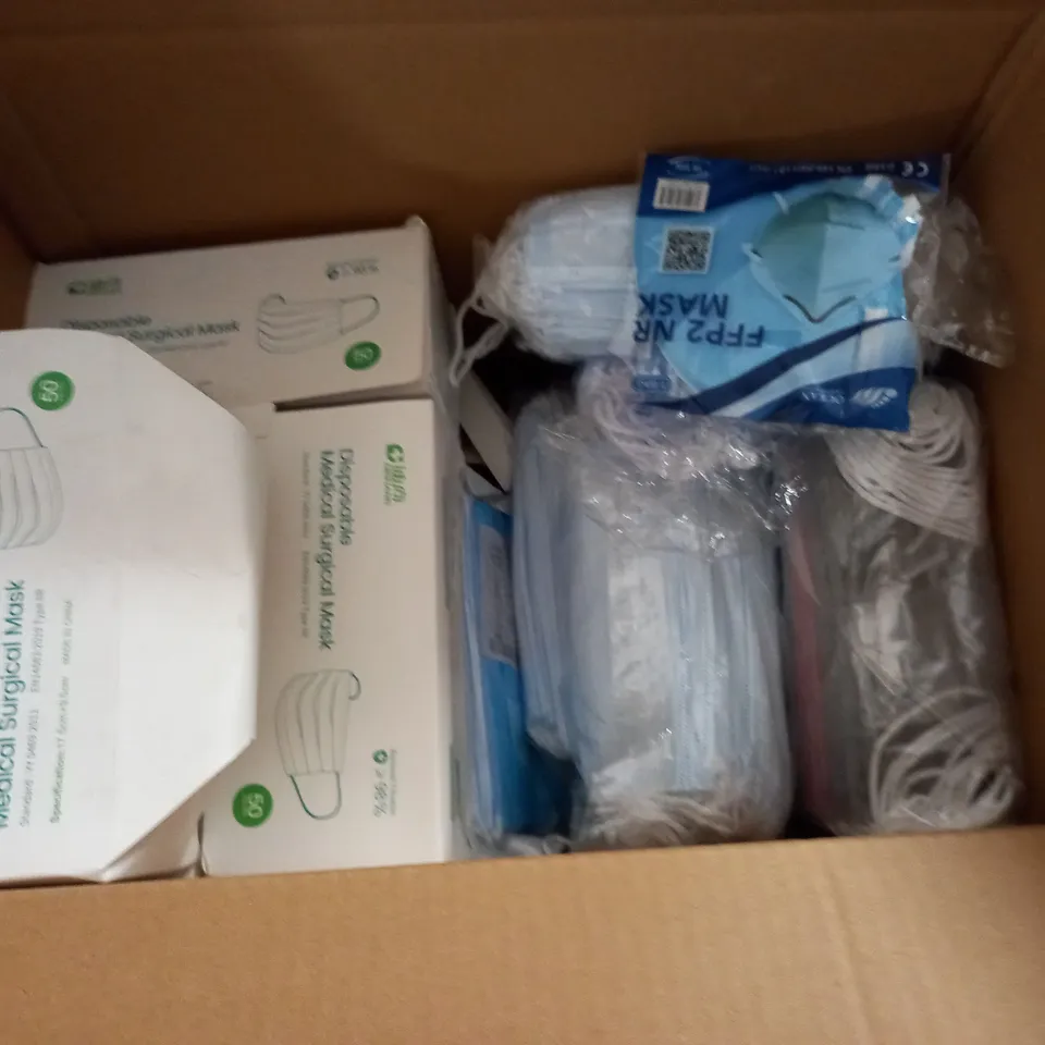 LOT OF ASSORTED FACE MASK - BOX MEASURES 46X34X30CM