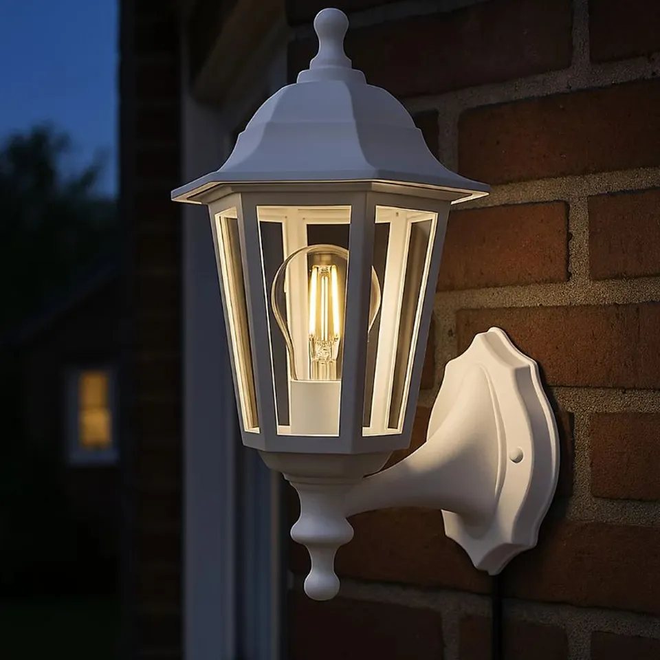 BOXED EGLO OLGIATA-E PLASTIC CLASSIC OUTDOOR WALL LIGHT, WHITE