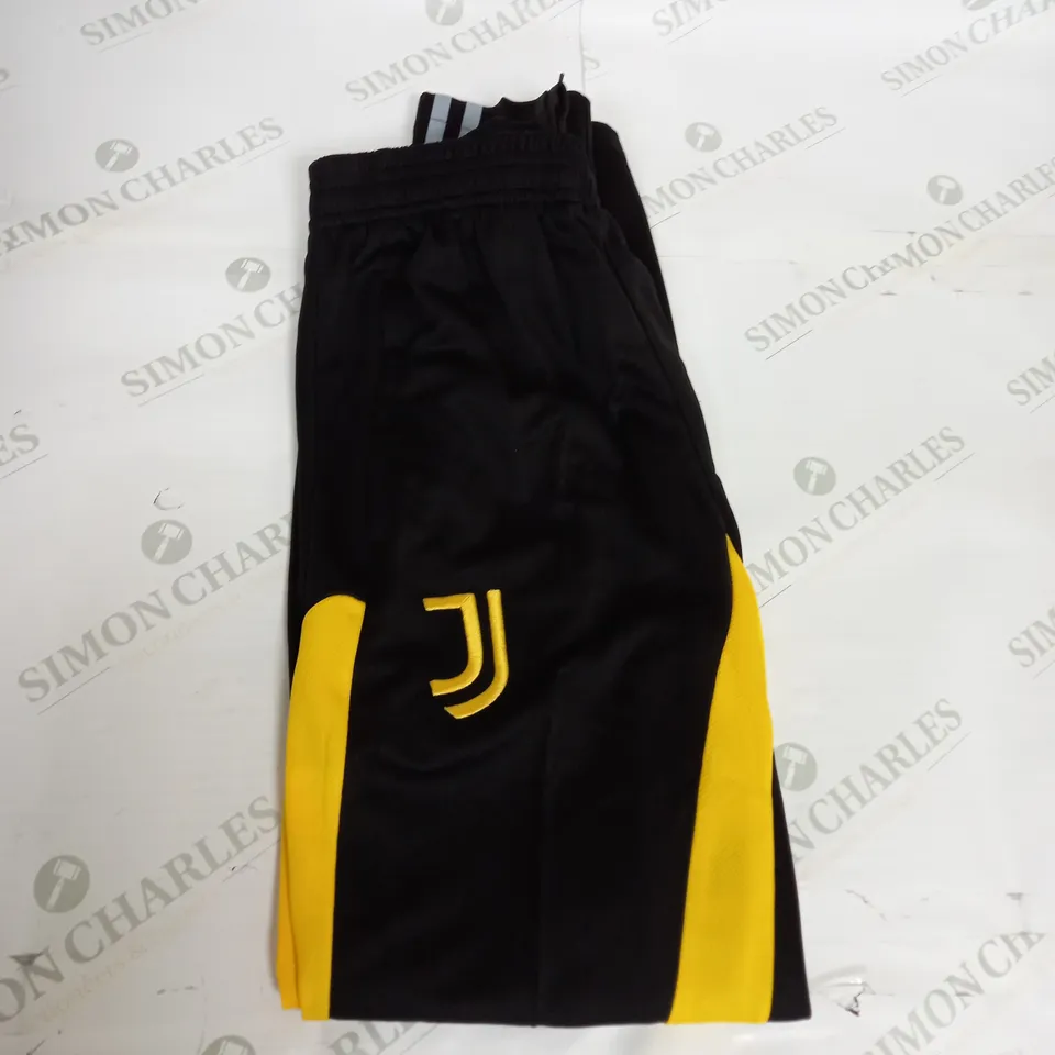 JUVENTUS FC TRAINING PANTS SIZE M