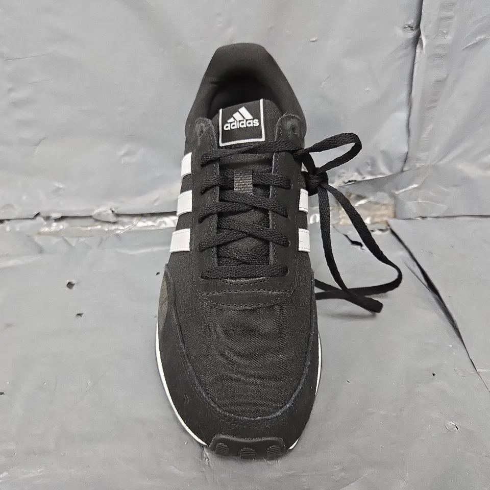 BOXED ADIDAS RUN 60S 3.0 TRAINERS - SIZE 6