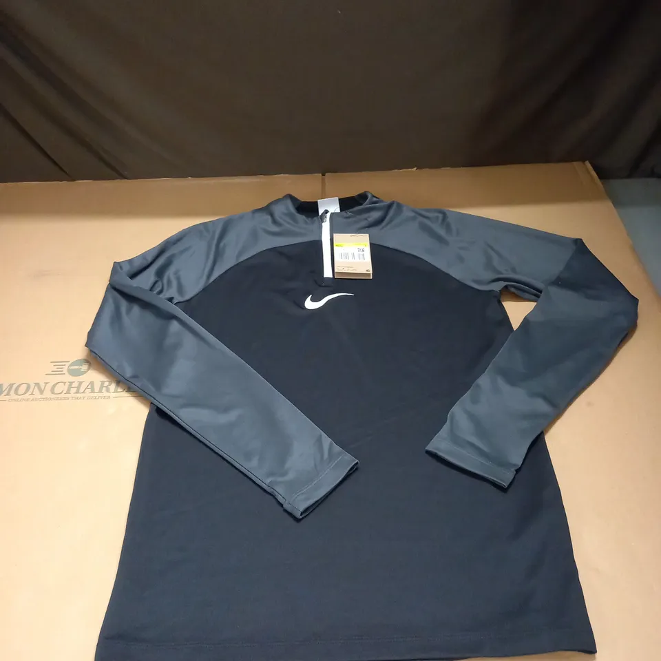 NIKE HALF ZIP SHIRT SIZE SMALL