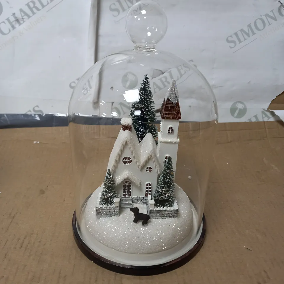 BOXED SANTA EXPRESS PRE-LIT FESTIVE SCENE IN GLASS CLOCHE DOME