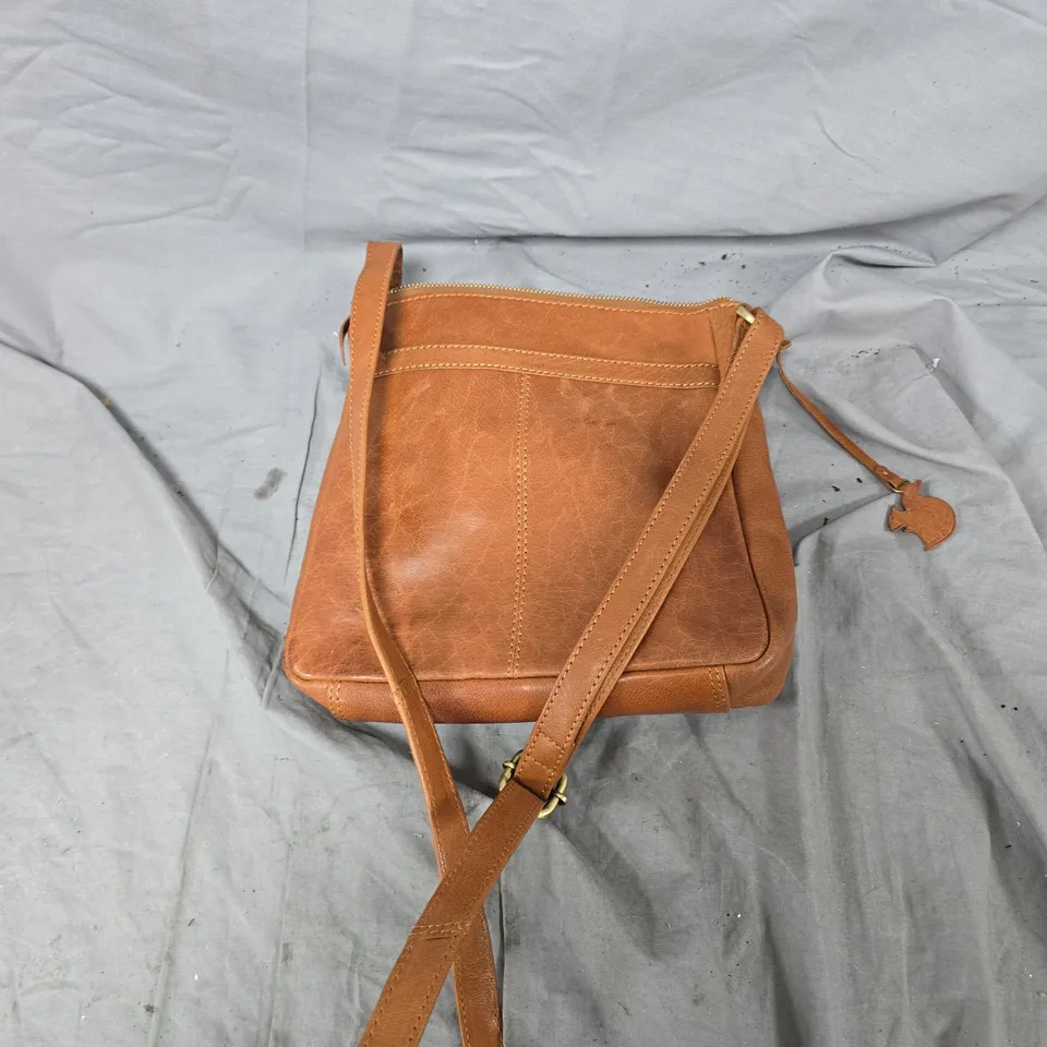 BROWN LEATHER CROSSBODY BAG WITH FRONT POCKET CONKA HAND BAG 