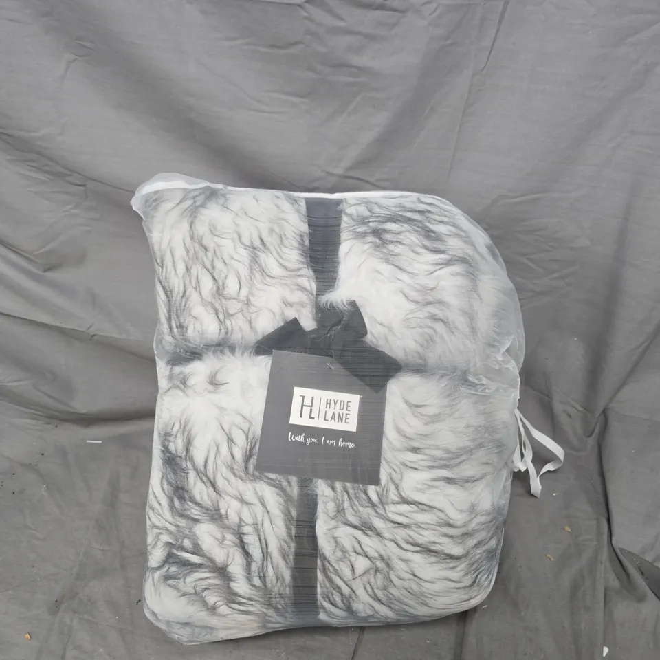 HYDE LANE FAUX FUR THROW BLANKET – GREY/WHITE, PLUSH
