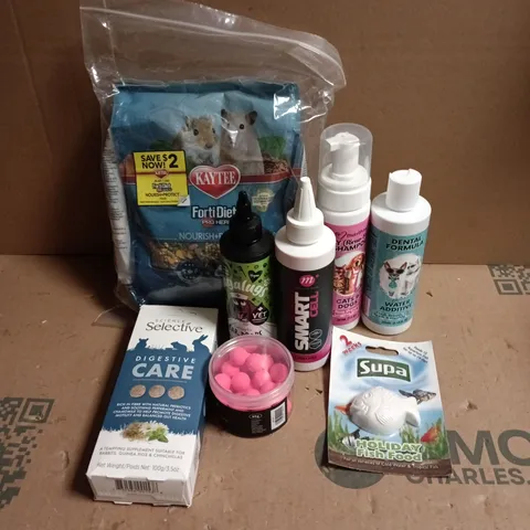 TOTE OF APPROXIMATELY 15 ASSORTED PET/ANIMAL RELATED ITEMS TO INCLUDE NUTRIPAW SHAMPOO (CATS AND DOGS), NUTRIPAW TEETH AND GUMS WATER ADDITIVE (CATS AND DOGS), KAYTEE FORTIDIET FOOD (HAMSTER AND GERBI