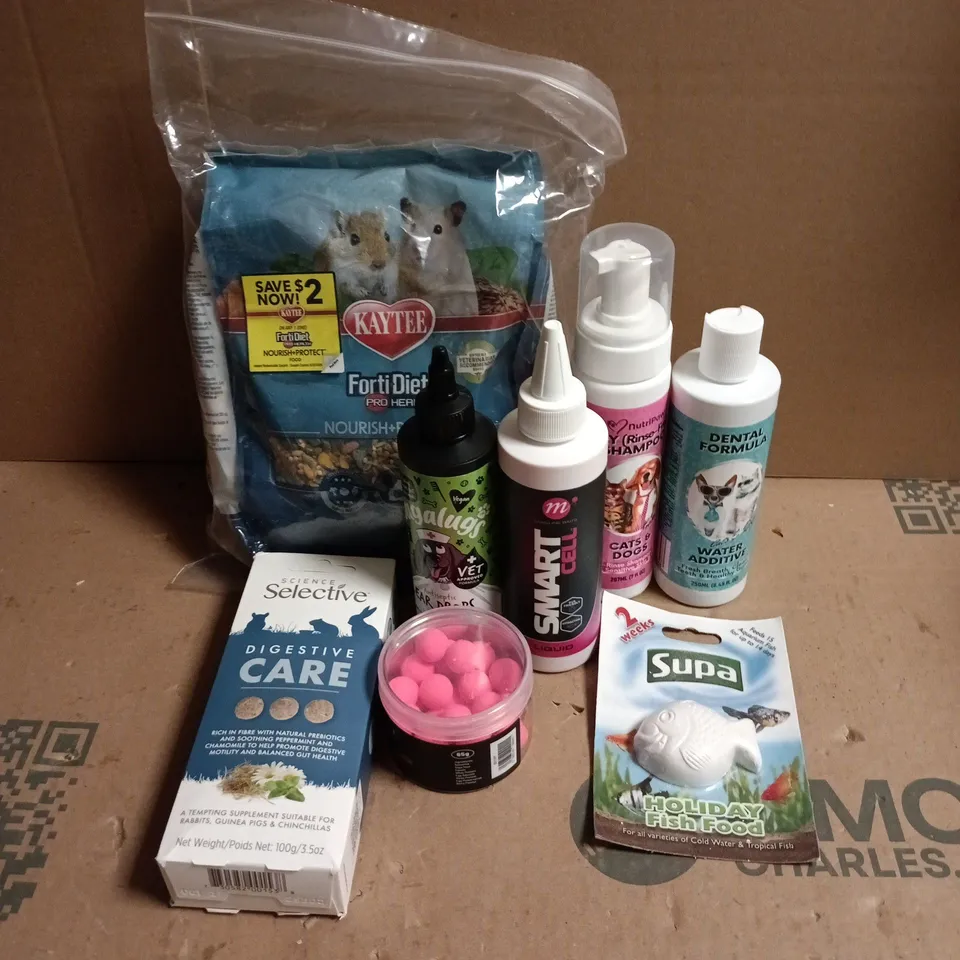TOTE OF APPROXIMATELY 15 ASSORTED PET/ANIMAL RELATED ITEMS TO INCLUDE NUTRIPAW SHAMPOO (CATS AND DOGS), NUTRIPAW TEETH AND GUMS WATER ADDITIVE (CATS AND DOGS), KAYTEE FORTIDIET FOOD (HAMSTER AND GERBI