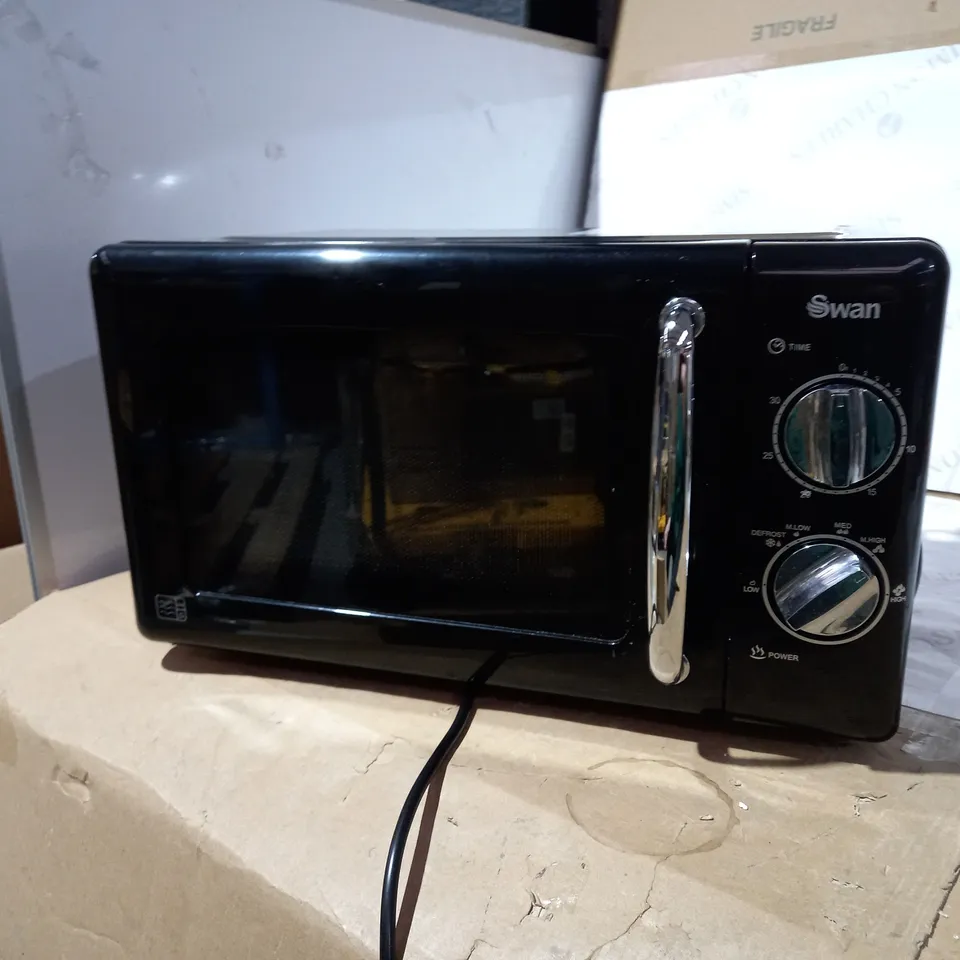 SWAN SM22080B 20L MANUAL MICROWAVE BLACK RRP £57.99