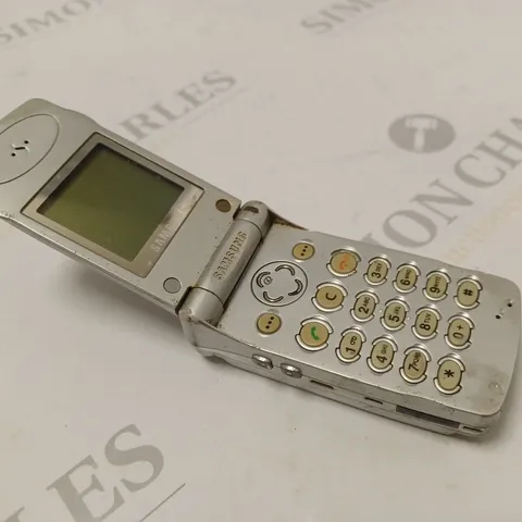 SAMSUNG FLIP PHONE