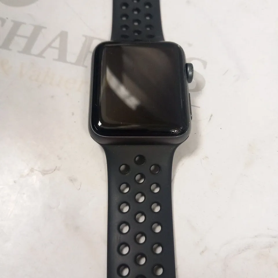 APPLE SERIES 3 SMART WATCH